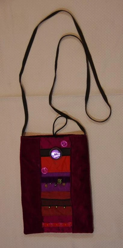 Jolie petite pochette artisanale
